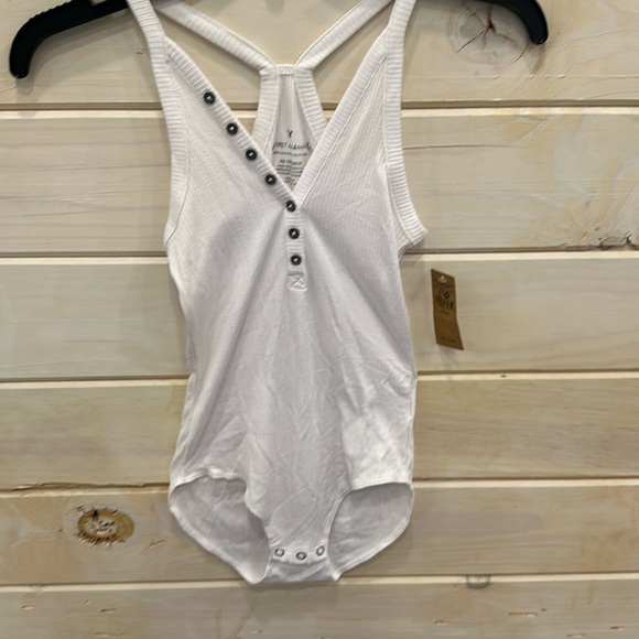 AE white bodysuit size XS - Picture 4 of 4